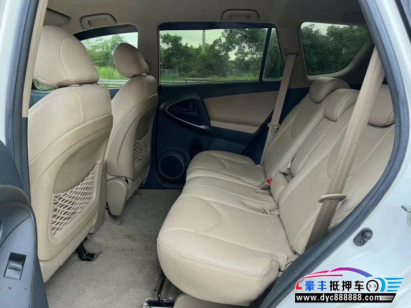 13年丰田RAV4轿车抵押车出售