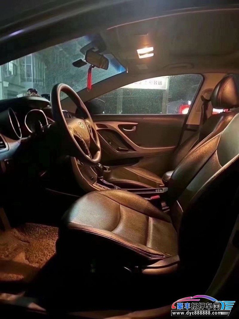 16年现代朗动轿车抵押车出售