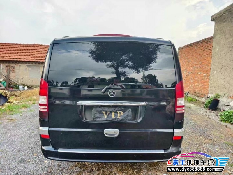 13年奔驰唯雅诺轿车抵押车出售