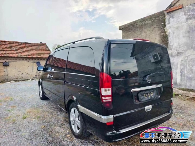 13年奔驰唯雅诺轿车抵押车出售