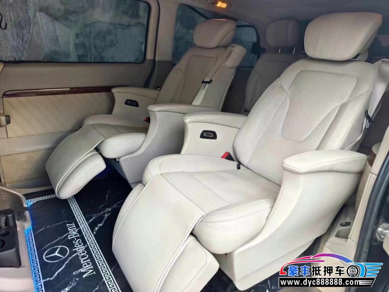 13年奔驰唯雅诺轿车抵押车出售