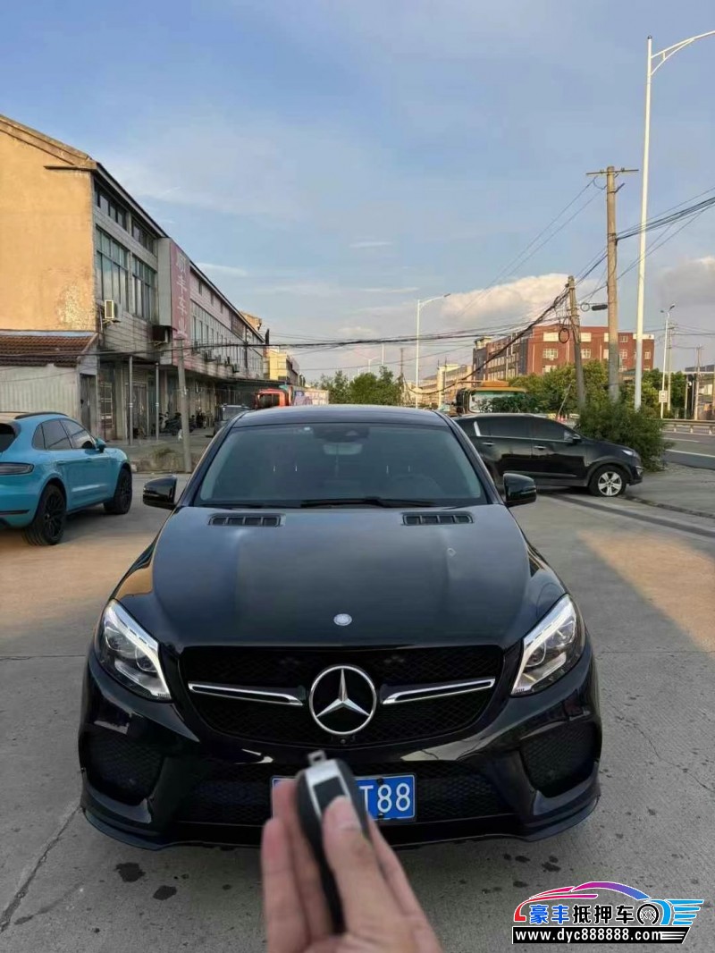 16年奔驰GLE轿车抵押车出售