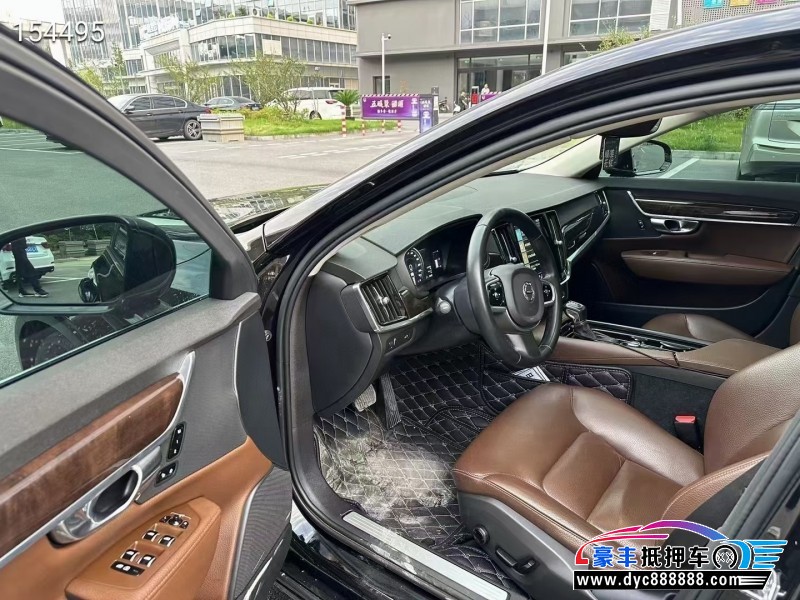 17年沃尔沃S90轿车抵押车出售