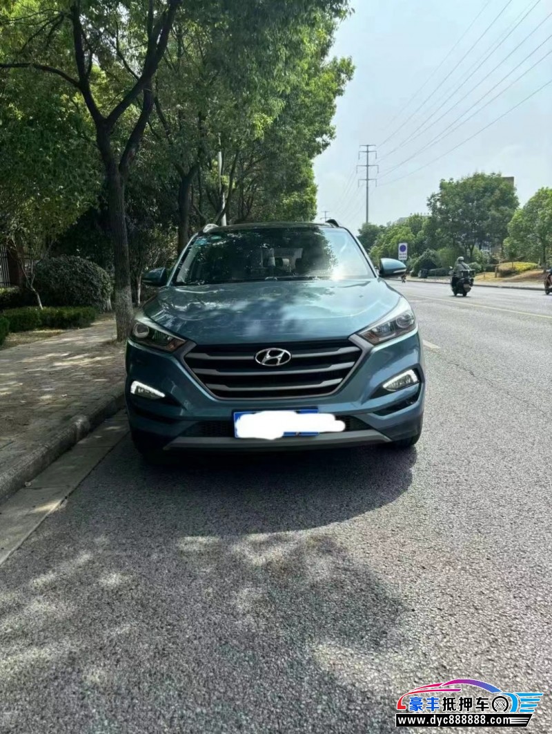 17年现代途胜轿车抵押车出售