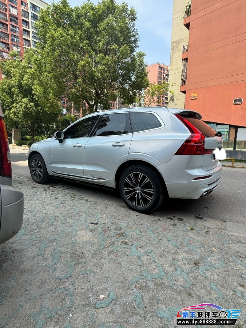 22年沃尔沃XC60SUV抵押车出售