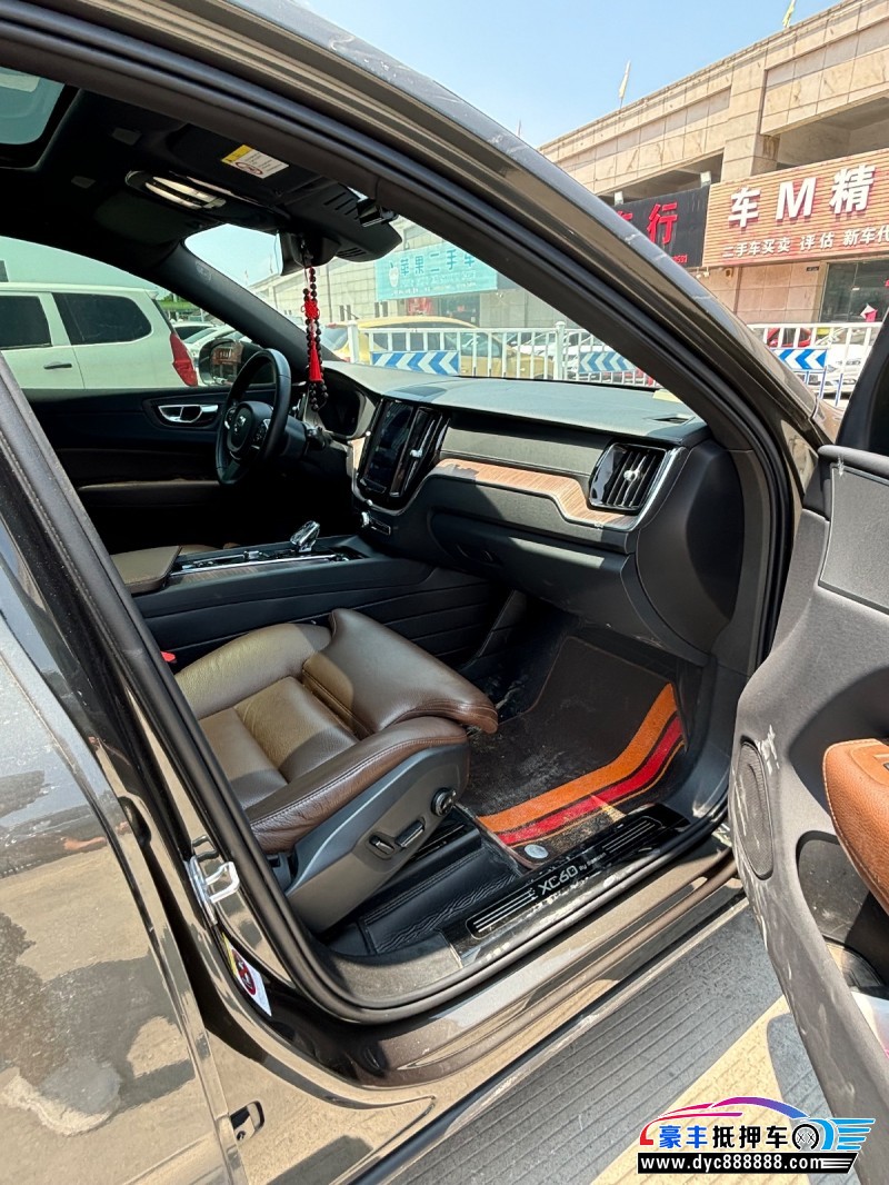 22年沃尔沃XC60SUV抵押车出售