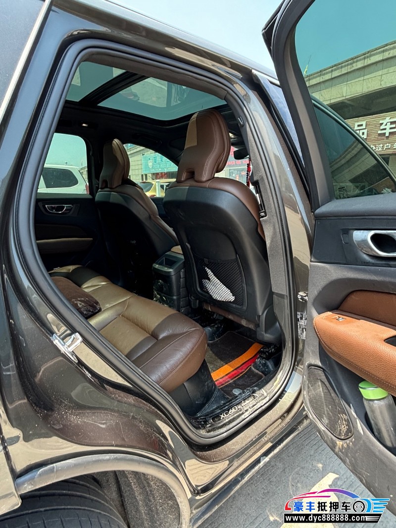22年沃尔沃XC60SUV抵押车出售
