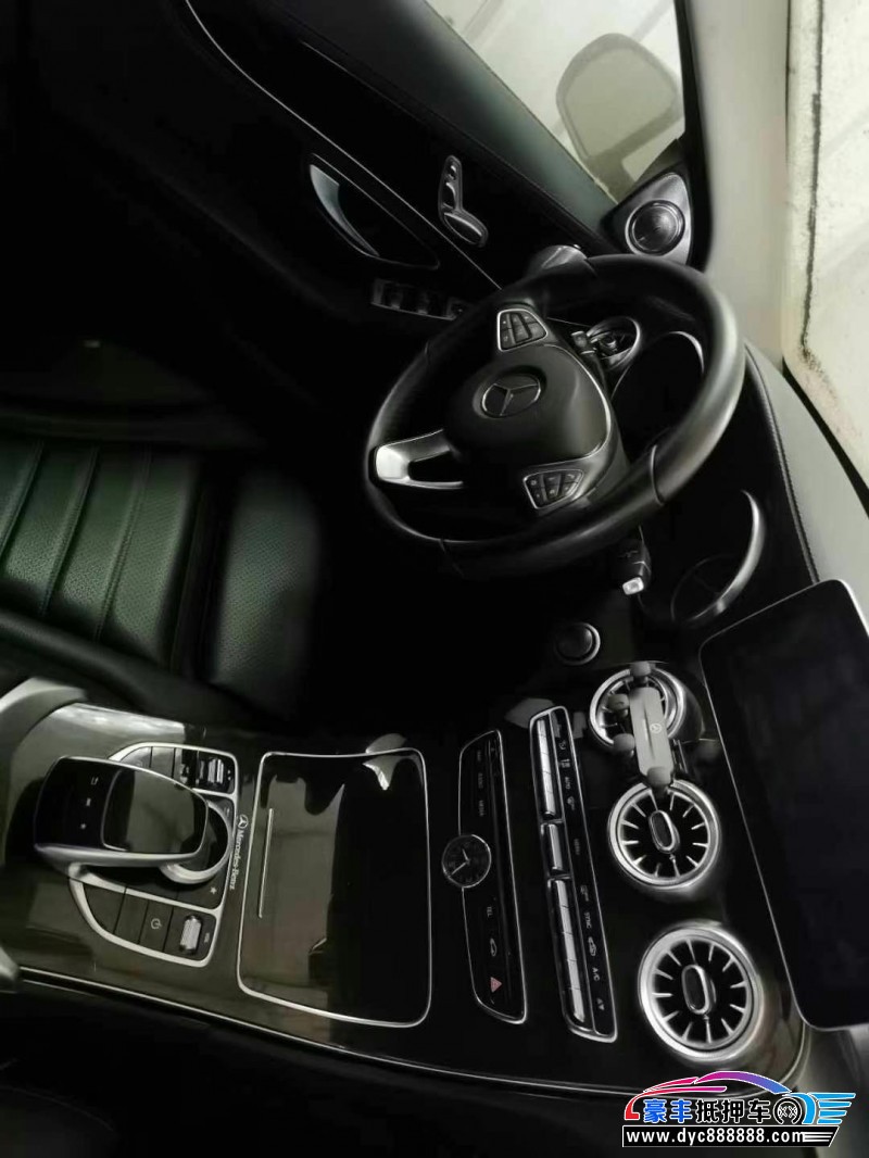 17年奔驰C轿车抵押车出售