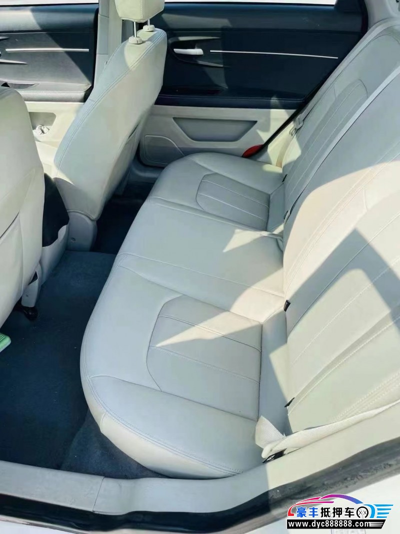 16年北汽绅宝D50轿车抵押车出售