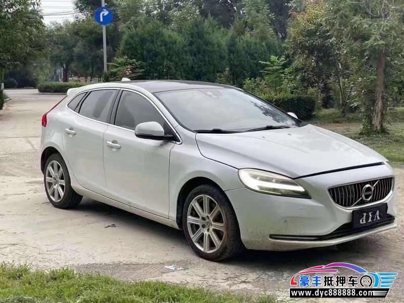 18年沃尔沃V40轿车抵押车出售