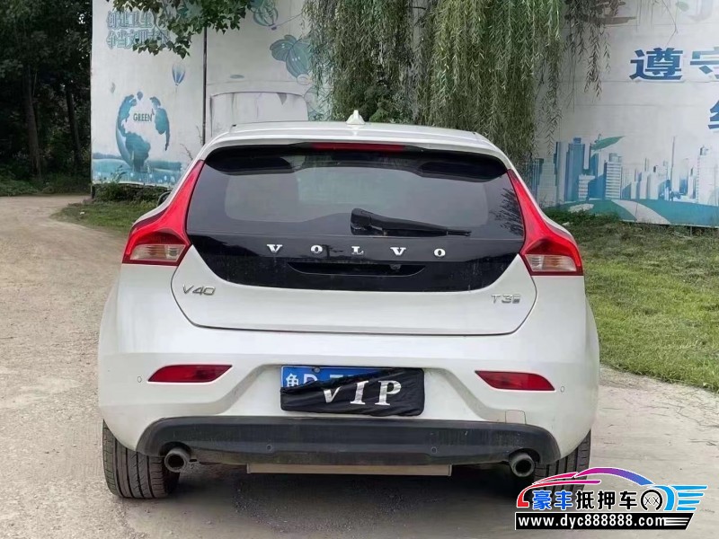 18年沃尔沃V40轿车抵押车出售