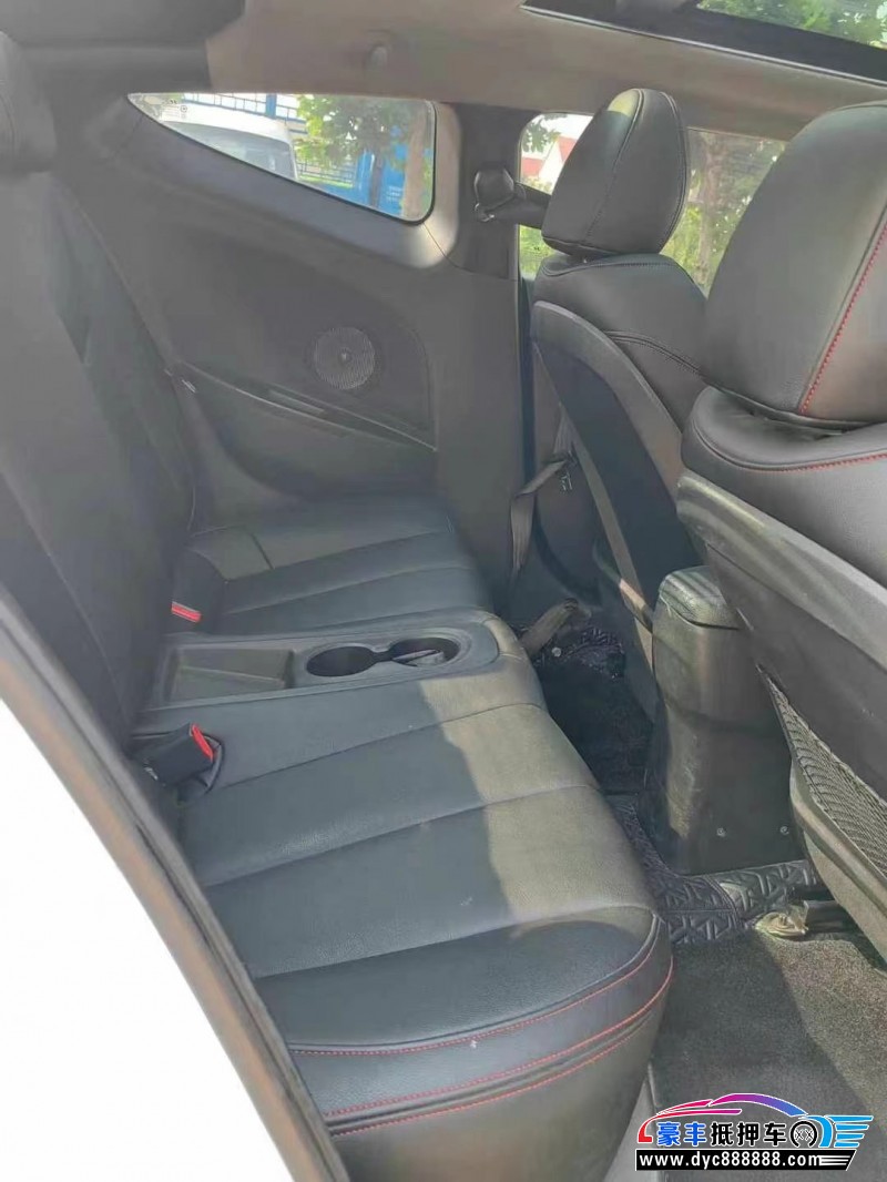 13年现代飞思轿车抵押车出售