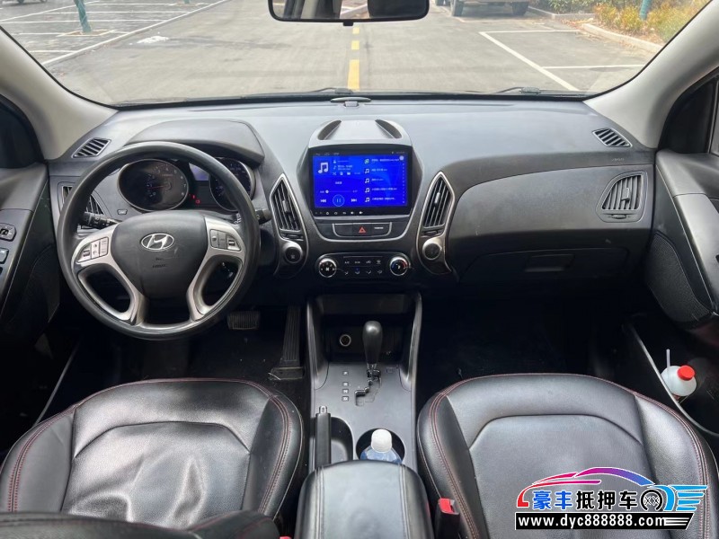 17年现代ix35轿车抵押车出售