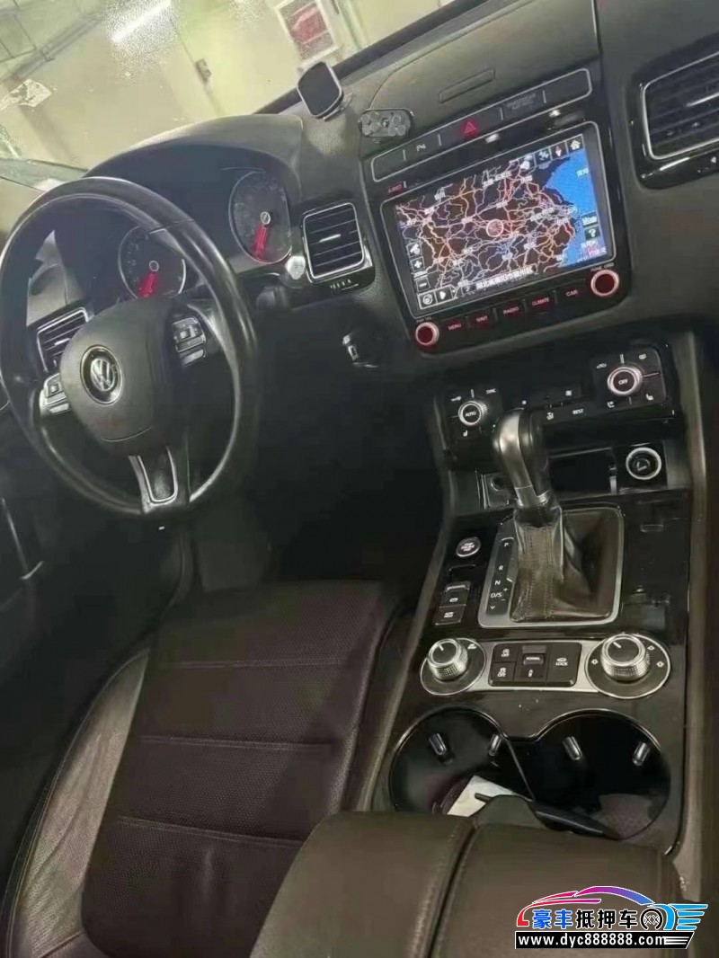 17年大众途锐轿车抵押车出售