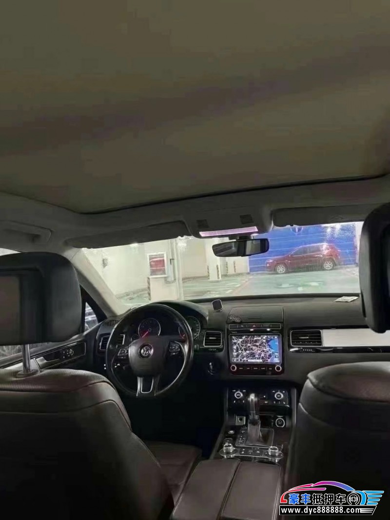 17年大众途锐轿车抵押车出售