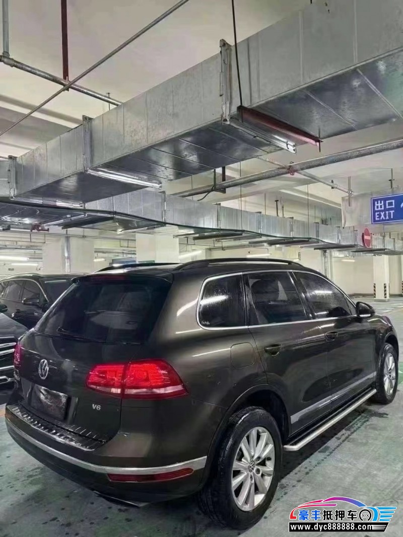 17年大众途锐轿车抵押车出售