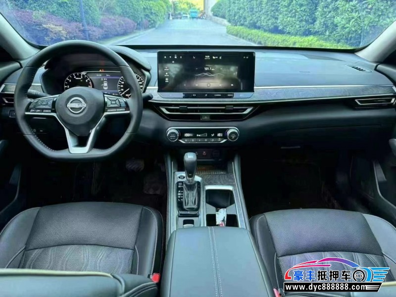 23年日产天籁轿车抵押车出售