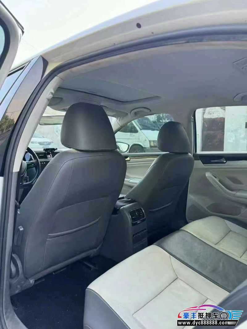 16年大众速腾轿车抵押车出售