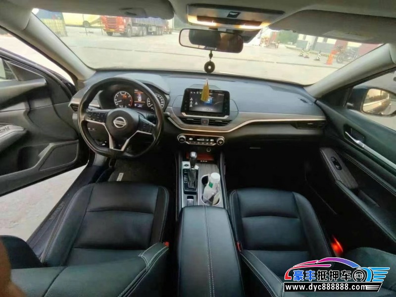 21年日产天籁轿车抵押车出售