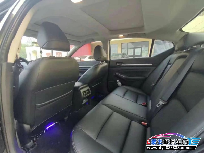 21年日产天籁轿车抵押车出售