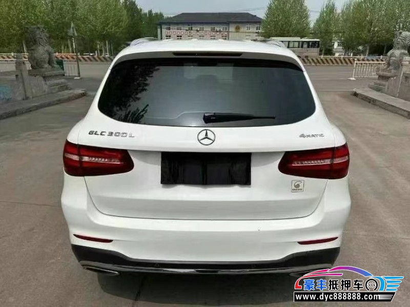 18年奔驰GLC轿车抵押车出售