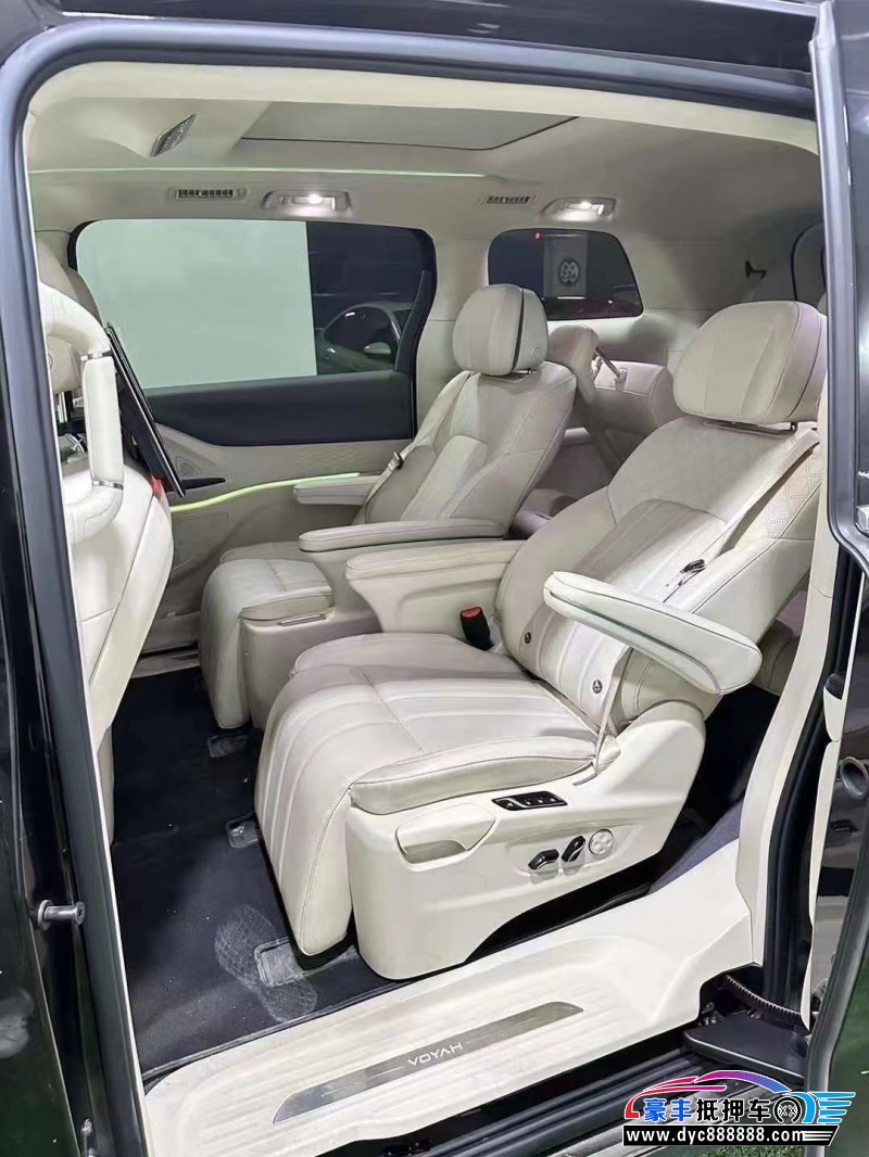 24年岚图梦想家轿车抵押车出售