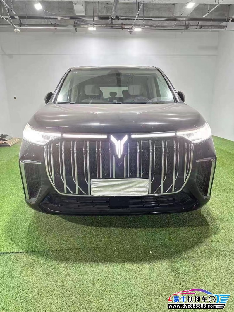 24年岚图梦想家轿车抵押车出售