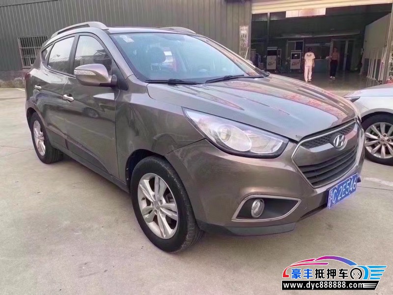 13年现代ix35轿车抵押车出售