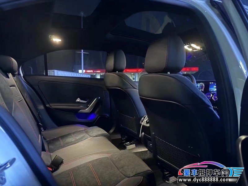 24年奔驰A轿车抵押车出售