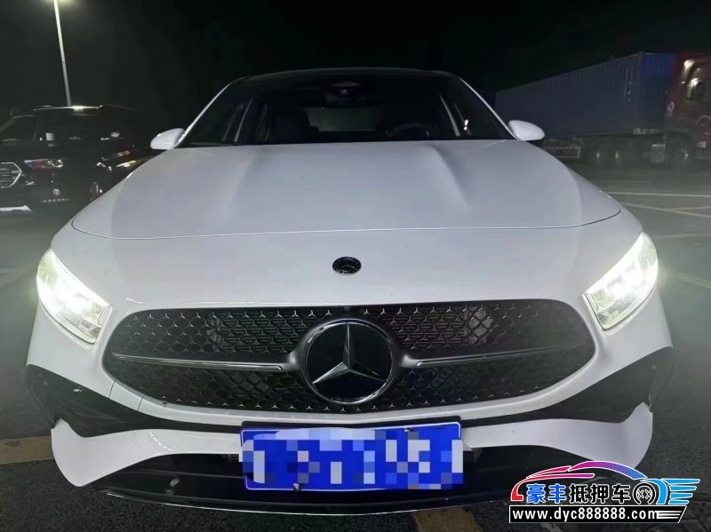 24年奔驰A轿车抵押车出售