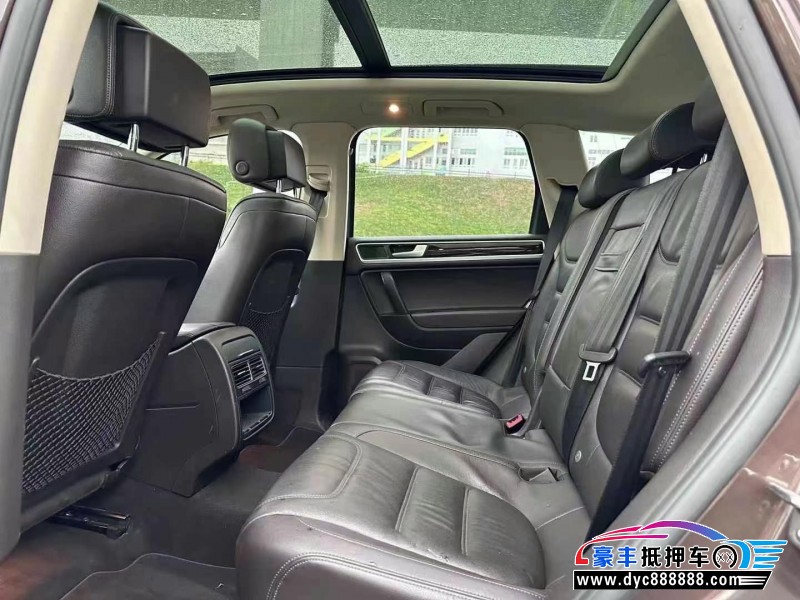 15年大众途锐轿车抵押车出售