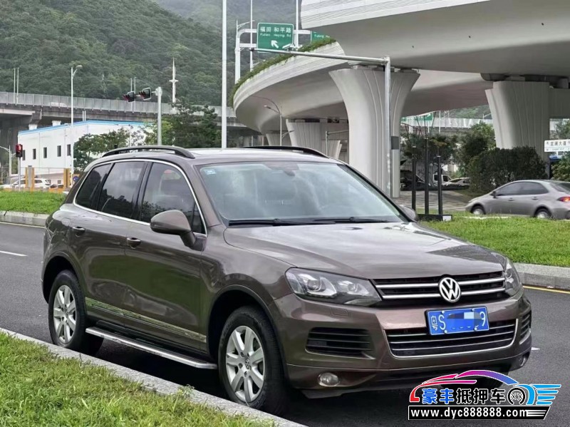 15年大众途锐轿车抵押车出售