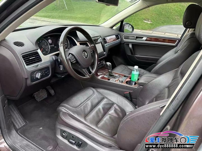 15年大众途锐轿车抵押车出售