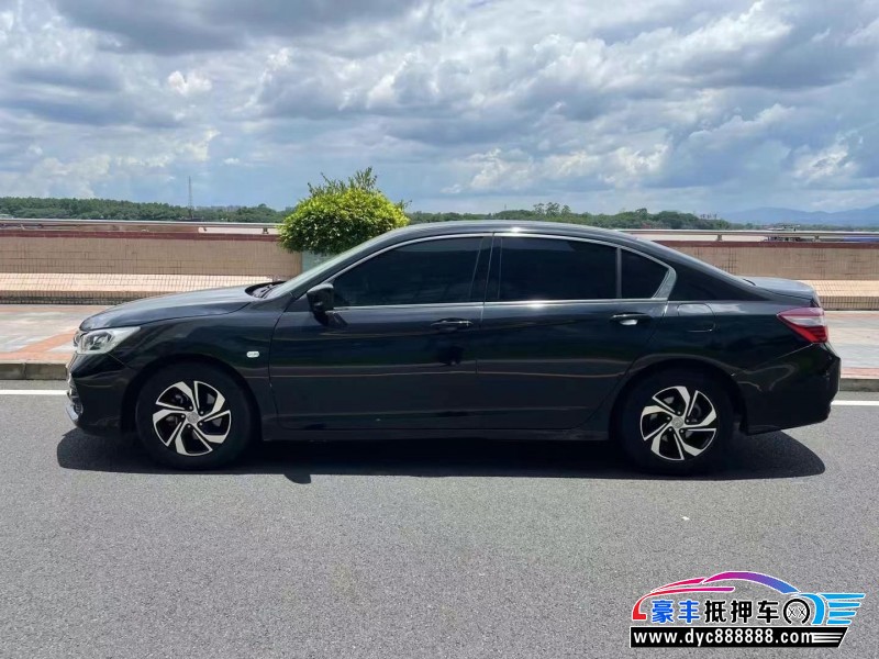 18年本田雅阁轿车抵押车出售