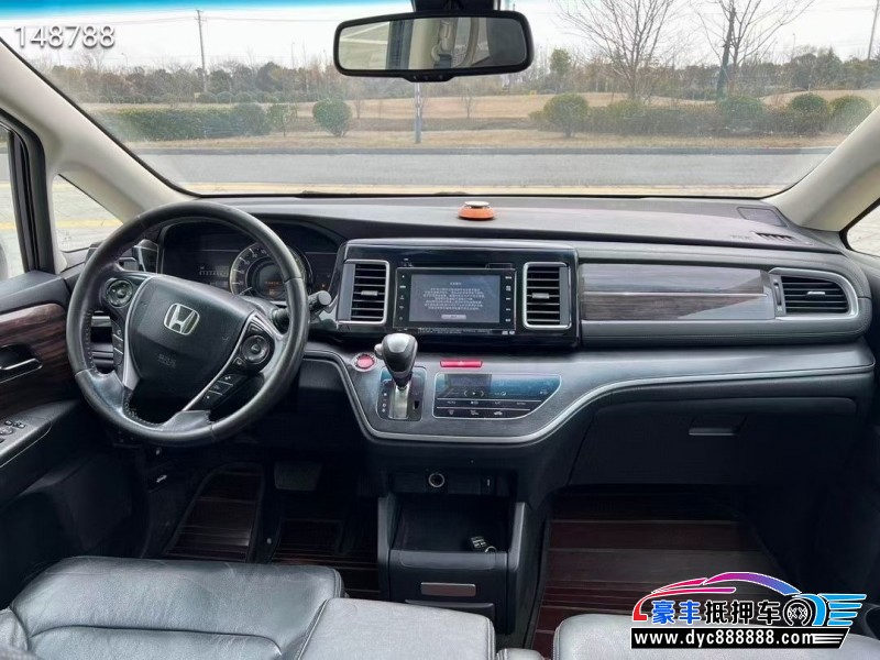 16年本田艾力绅轿车抵押车出售