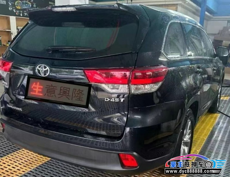 18年丰田汉兰达轿车抵押车出售