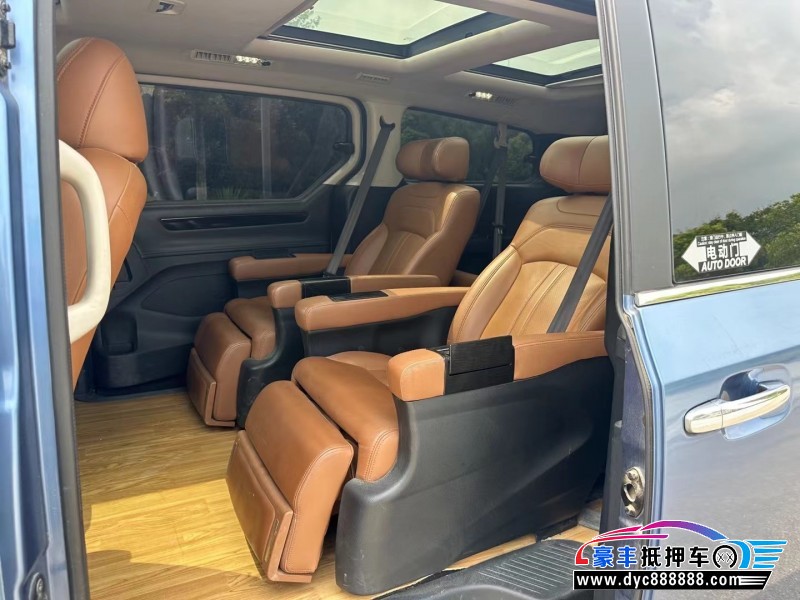 18年上汽大通G10轿车抵押车出售