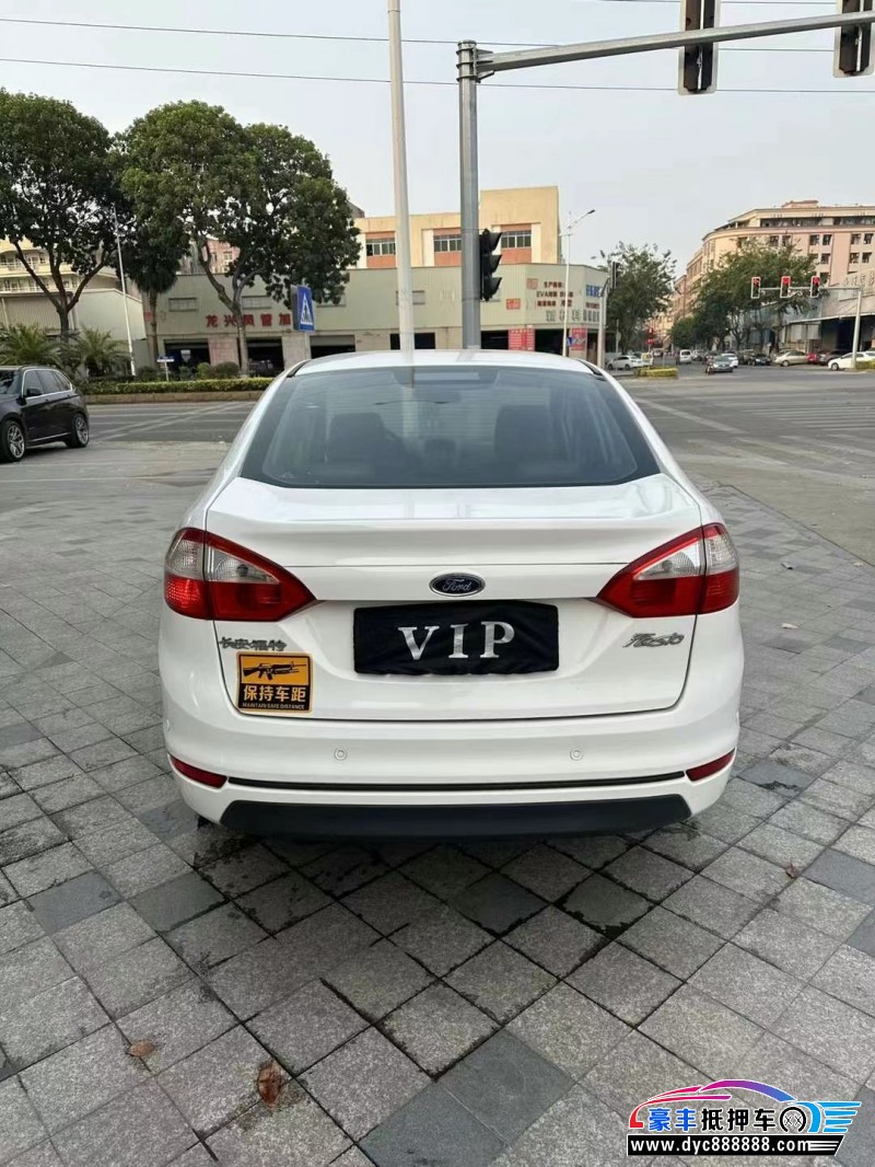 14年福特嘉年华轿车抵押车出售