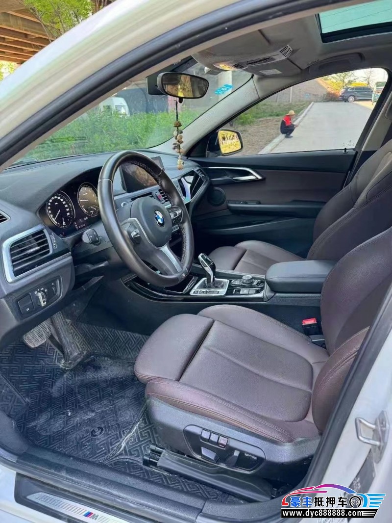 20年宝马1系轿车抵押车出售