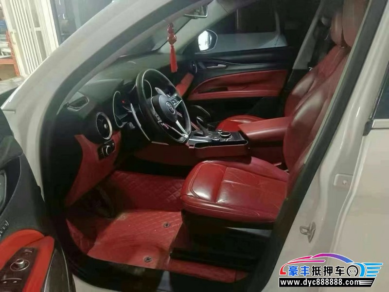 19年阿尔法·罗密欧Stelvio轿车抵押车出售