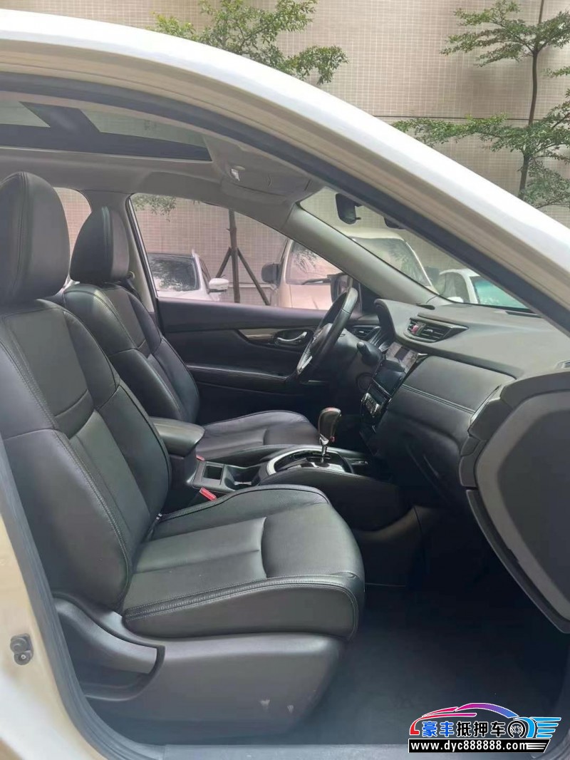 19年日产奇骏轿车抵押车出售