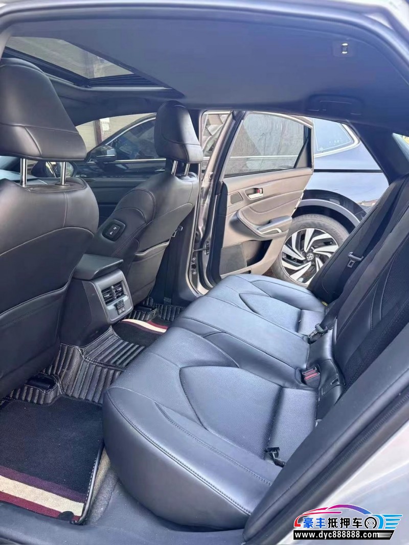 23年丰田亚洲龙轿车抵押车出售