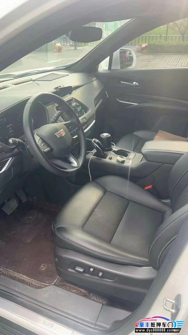 21年凯迪拉克XT4轿车抵押车出售