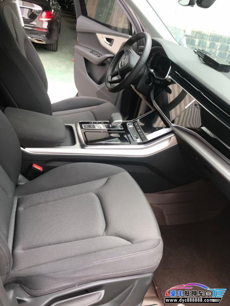 23年奥迪Q7轿车抵押车出售