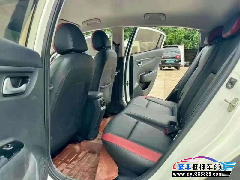 19年起亚KX CROSS轿车抵押车出售