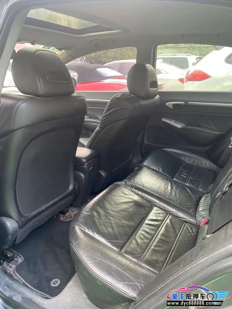 10年本田思域轿车抵押车出售