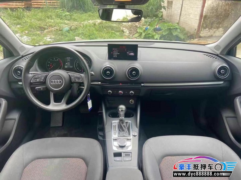21年奥迪A3轿车抵押车出售
