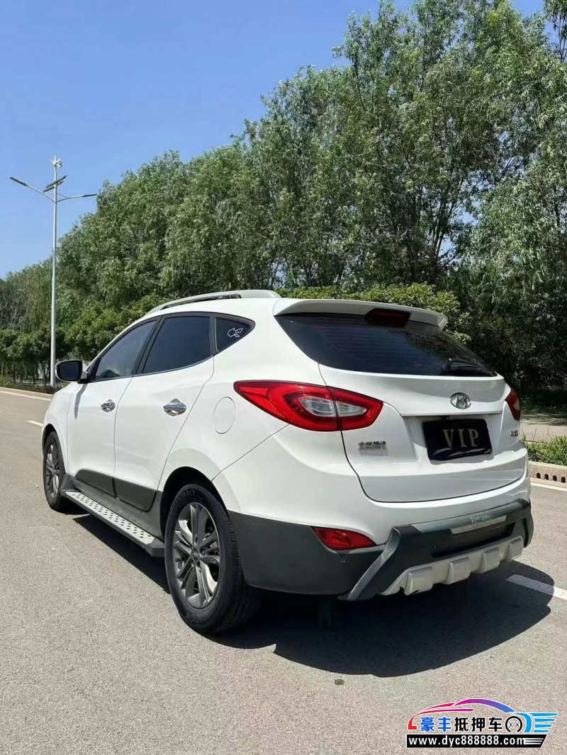 16年现代ix35轿车抵押车出售