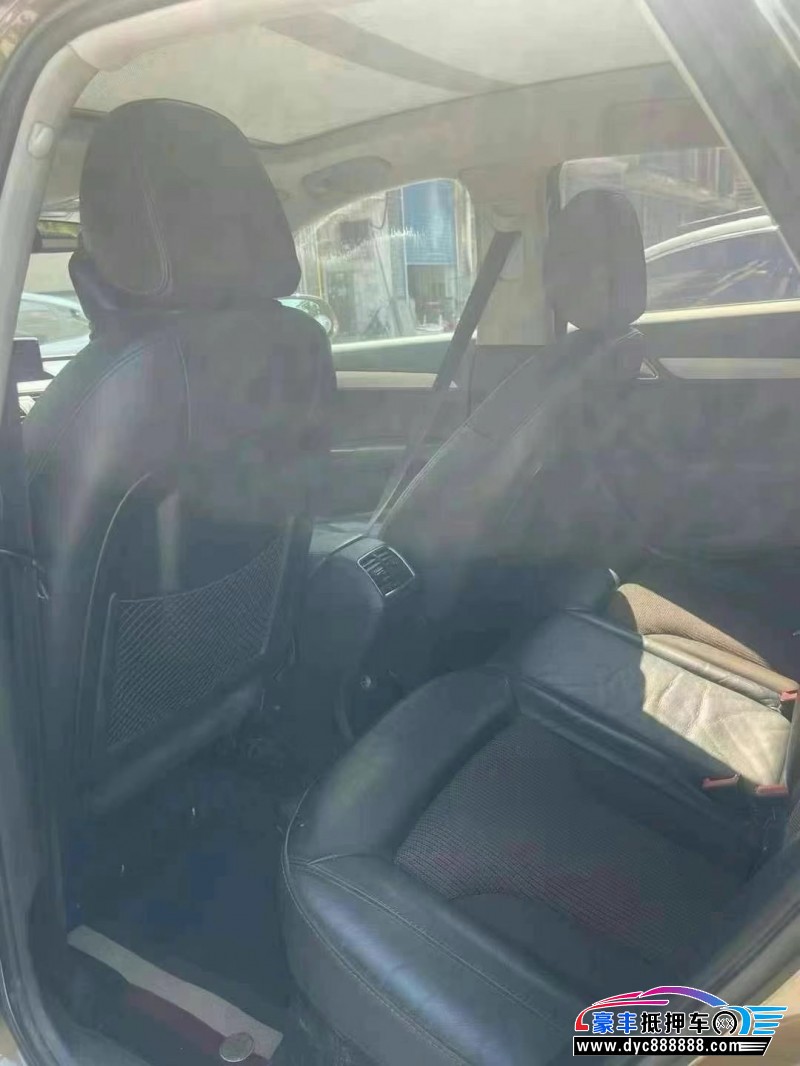 19年奥迪Q3轿车抵押车出售