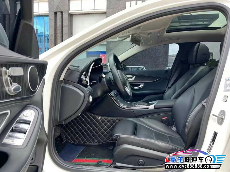 19年奔驰C轿车抵押车出售